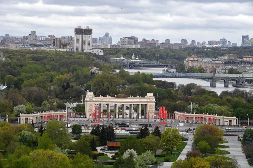Парк Горького в Москве закрыли из-за непогоды - KP.RU