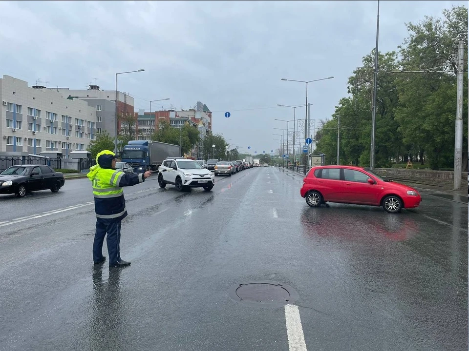 В ГИБДД просят водителей не совершать резких маневров и не превышать скорость