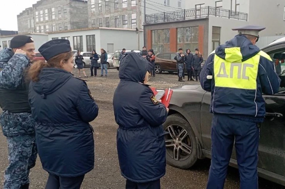 Должников ловили на дорогах. Фото: ГИБДД Челябинска.