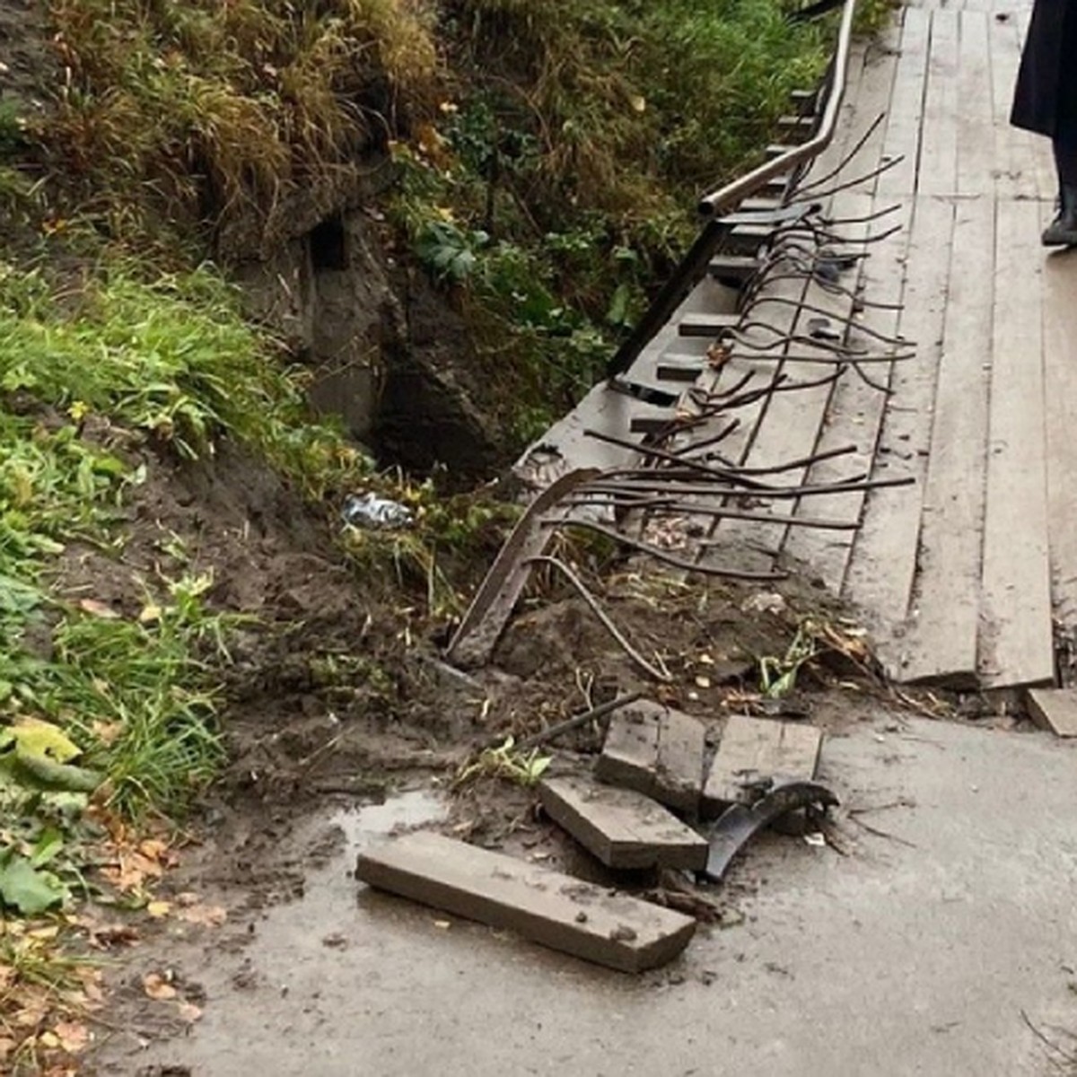 Власти заявили, что не виноваты в разрушении моста на Ульяновской в Кирове  - KP.RU