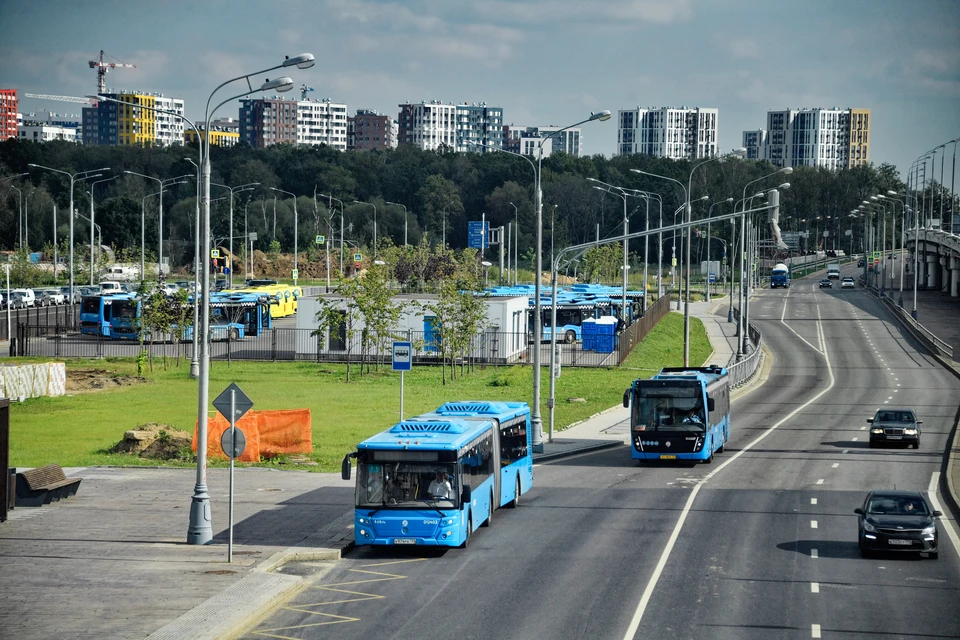 Время час пика прошло, а очереди остались.