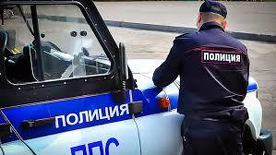 В патрульном автомобиле мужчина пытался откупиться от стражей порядка