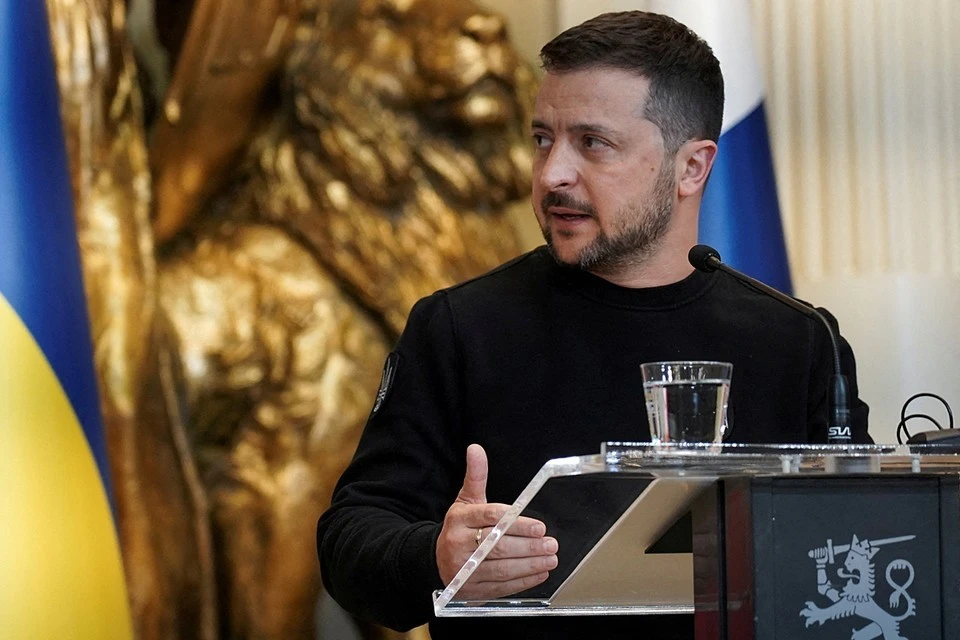 Полковник Макгрегор: Зеленский на переговорах с Россией может отдать два города