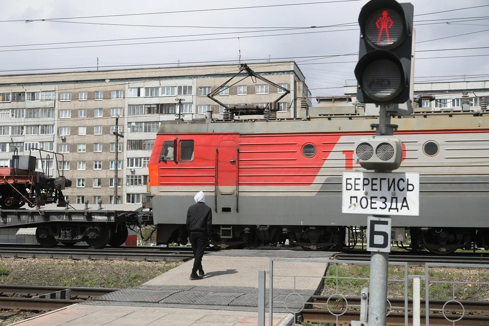 В Красноярском крае скончался 17-летний подросток, попавший под грузовой поезд