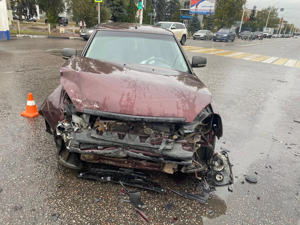 Пассажирку, пострадавшую в аварии, осмотрели на месте