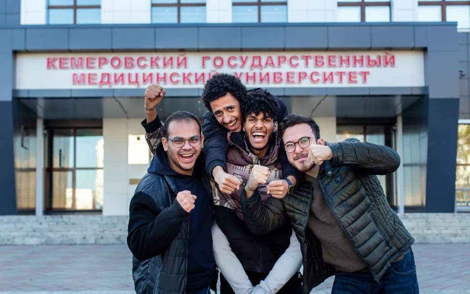 Русские студенты в общаге изучают английский и трахаются в жопу