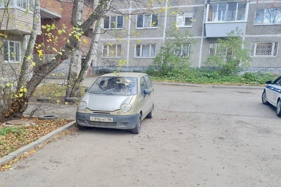 Авария произошла 19 октября рядом с домом на Ясной 32/1. Фото: ГИБДД по Екатеринбургу