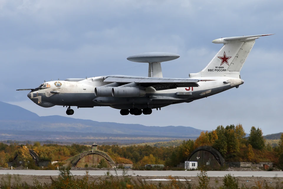 Самолет дальнего радиолокационного дозора, обнаружения и наведения А-50. Фото ТАСС/ Марина Лысцева