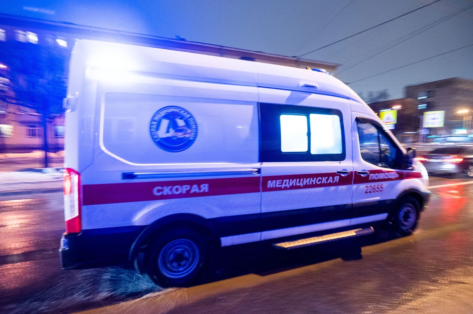 Пострадавшего мужчину отвезли в больницу.