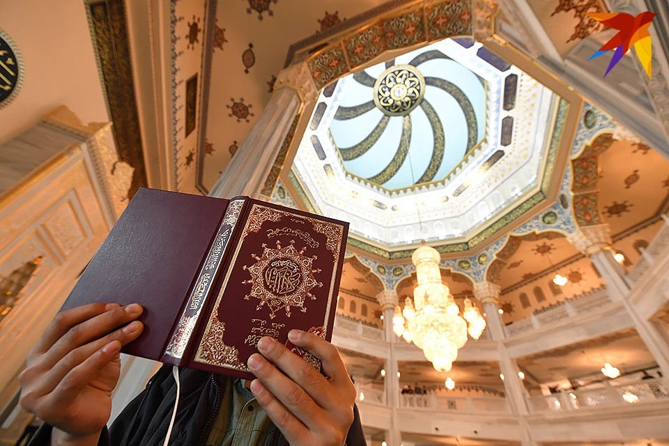 Пост рамадан 2024 оренбург. Мечеть. Деньги на мечеть. Мусульманский Рамадан 2024 исламский. Рамадан в 2024 году.