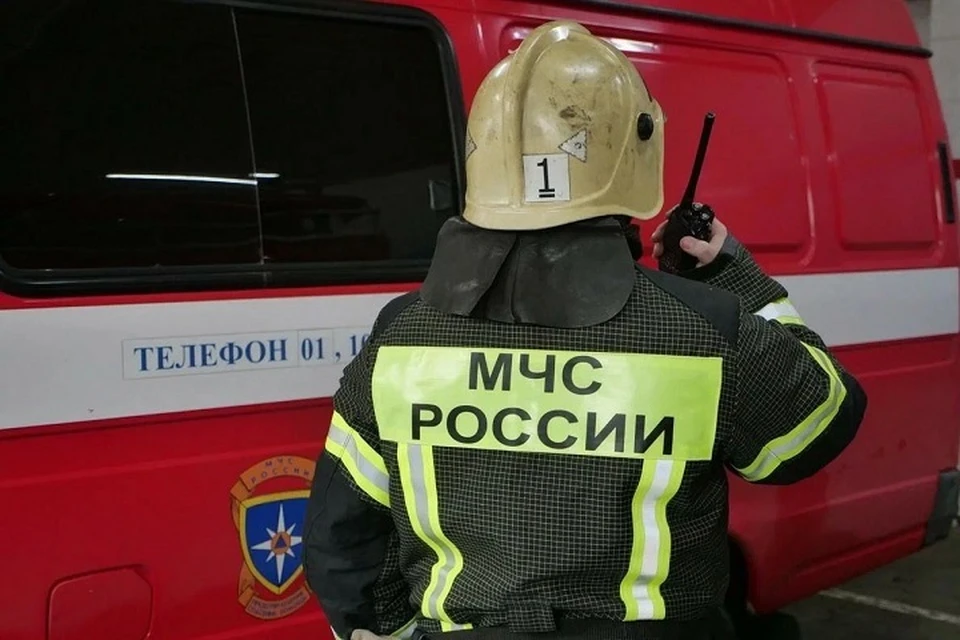 Сотрудники МЧС ликвидировали пожар в Горловке из-за обстрела ВСУ (архивное фото)