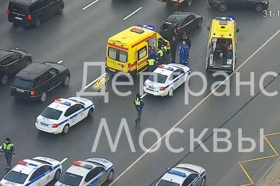 Автомобилист сбил пешехода на Кутузовском проспекте в Москве