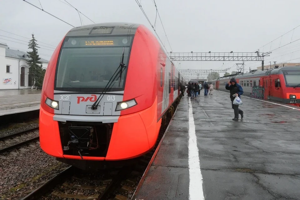 В новогодние праздники из Петербурга в Крым запустят дополнительные поезда.