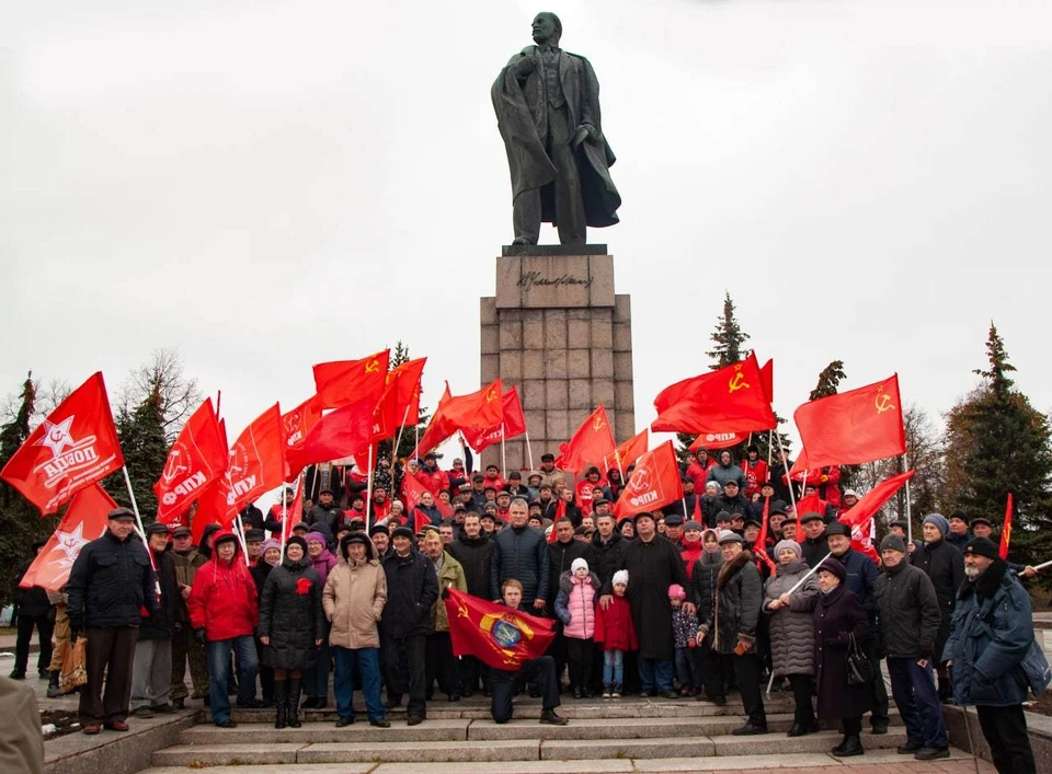 КПРФ 7.11.2022. Герои Октябрьской революции. Автопробег и митинг в Новочеркасске 7 ноября 2022 года. Ульяновский обком КПРФ последние новости митинг 105 годовщины ВОСР.