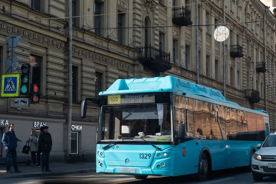 В Петербурге поменяют порядок остановок у метро «Кировский завод» с 7 ноября.