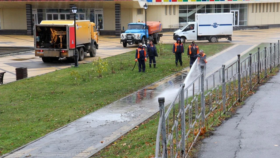 Около цирка в Рязани устранили канализационный засор. Фото: пресс-служба горадминистрации