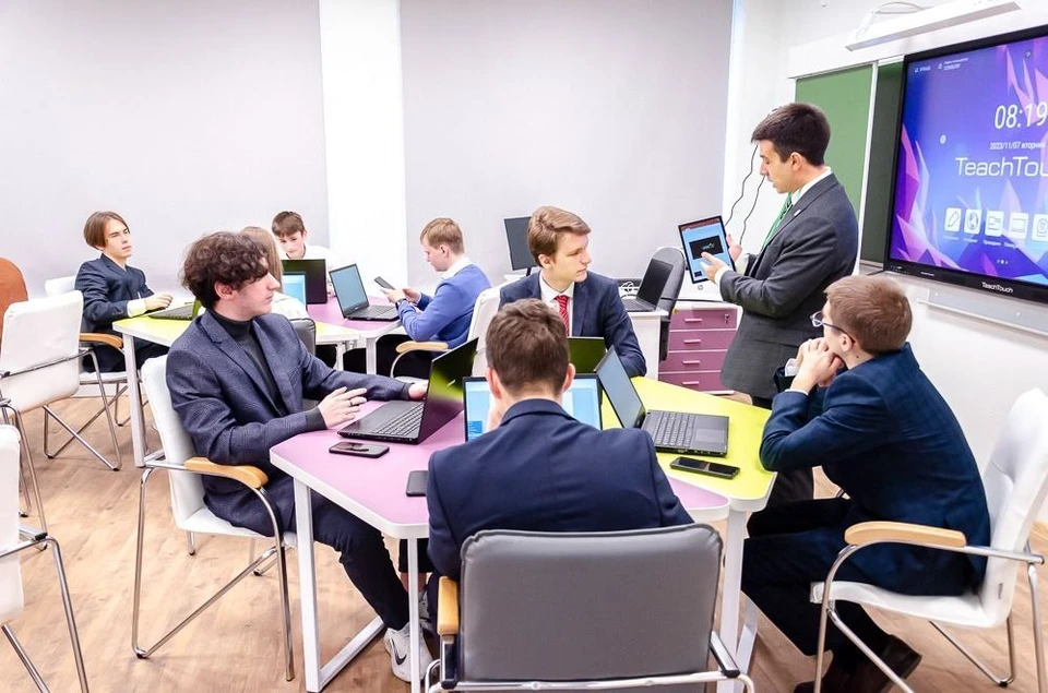 Всего в 2023 году в Ростове после капремонта учеников приняли шесть школ. Фото: пресс-служба администрации города