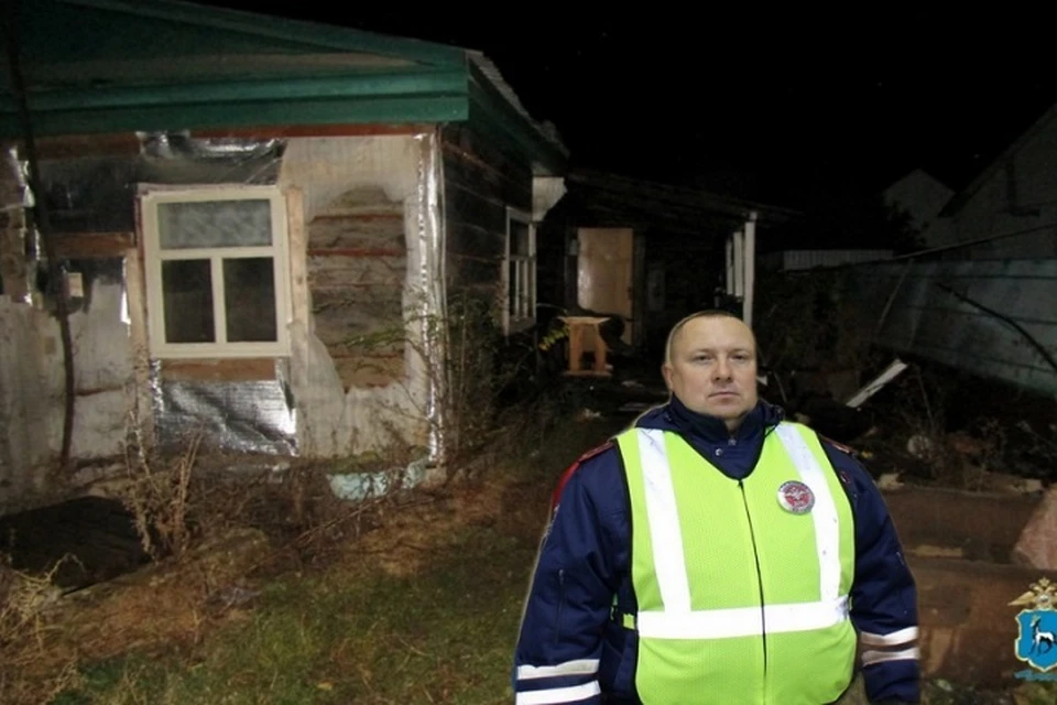 Алексей Филиппов ехал на ночное дежурство, когда увидел клубы дыма над одним из домов