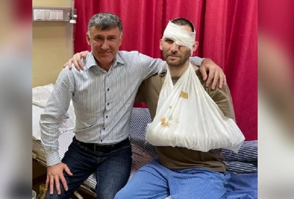 Бывший мэр Алапаевска навестил сына в госпитале. Фото: личная страница Сайгида Билалова в ВК