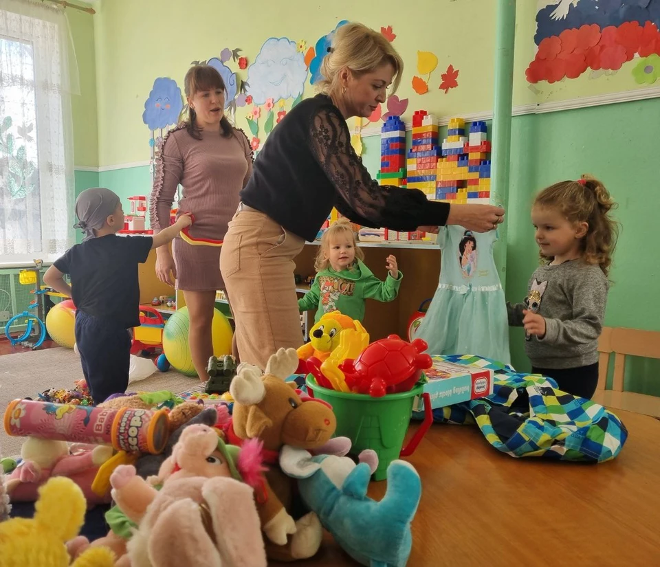 Депутаты навестили детей в Херсонской области ФОТО: ТГ-канал Оксаны Мороз
