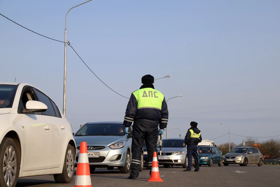 Ставропольские автоинспекторы помогли починить машину семье