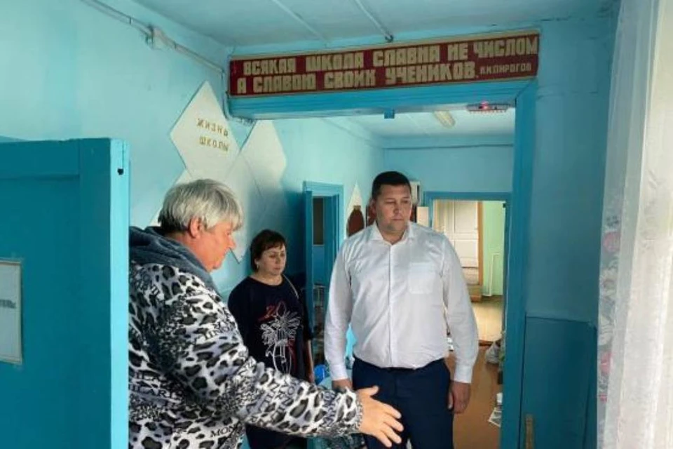 Школа в деревне Быстрая Слюдянского района находится в аварийном состоянии