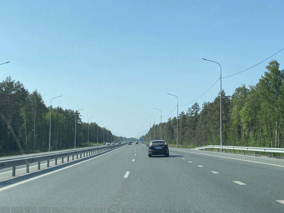 Маршрут дороги М-12 пролегает из Москвы через Арзамас, Казань и Екатеринбург до Тюмени.