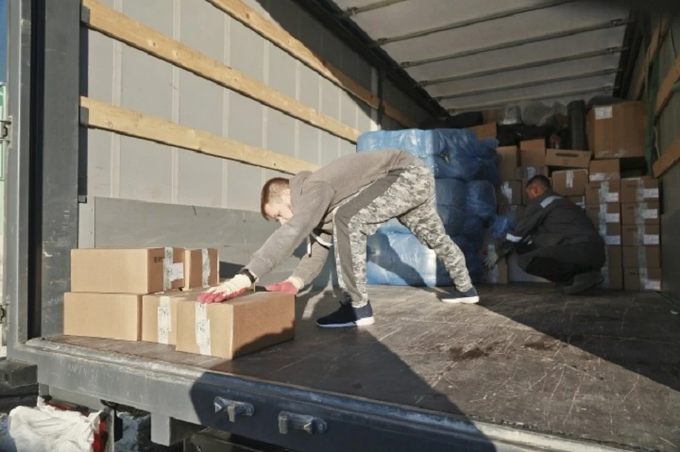 В Луганск отправили собранные северянами книги