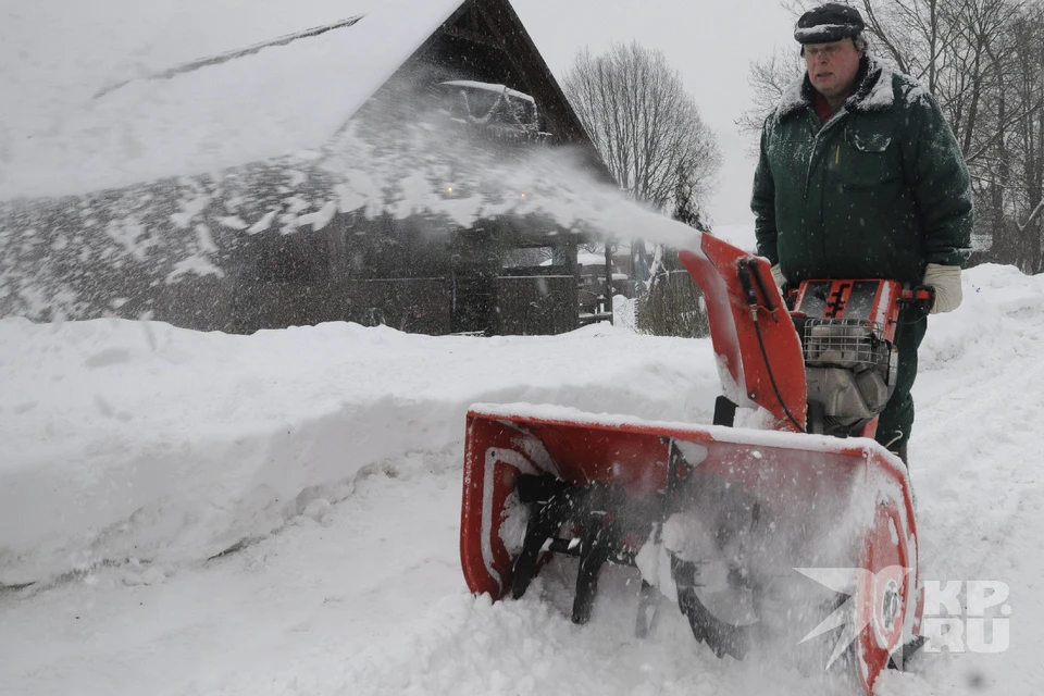 Уборку снега в частном секторе Рязани обсудили в мэрии.