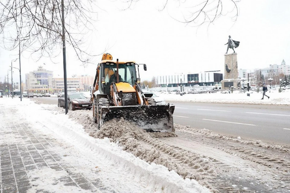 В Липецке продолжается уборка снега