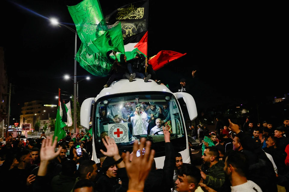 Израиль и палестинское движение ХАМАС согласились взять паузу, чтобы обменяться пленниками
