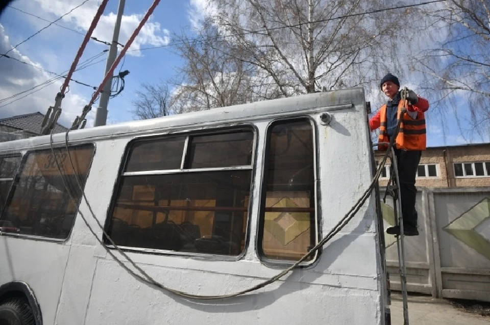 В городе временно приостановлено движение всех троллейбусных маршрутов и некоторых трамваев