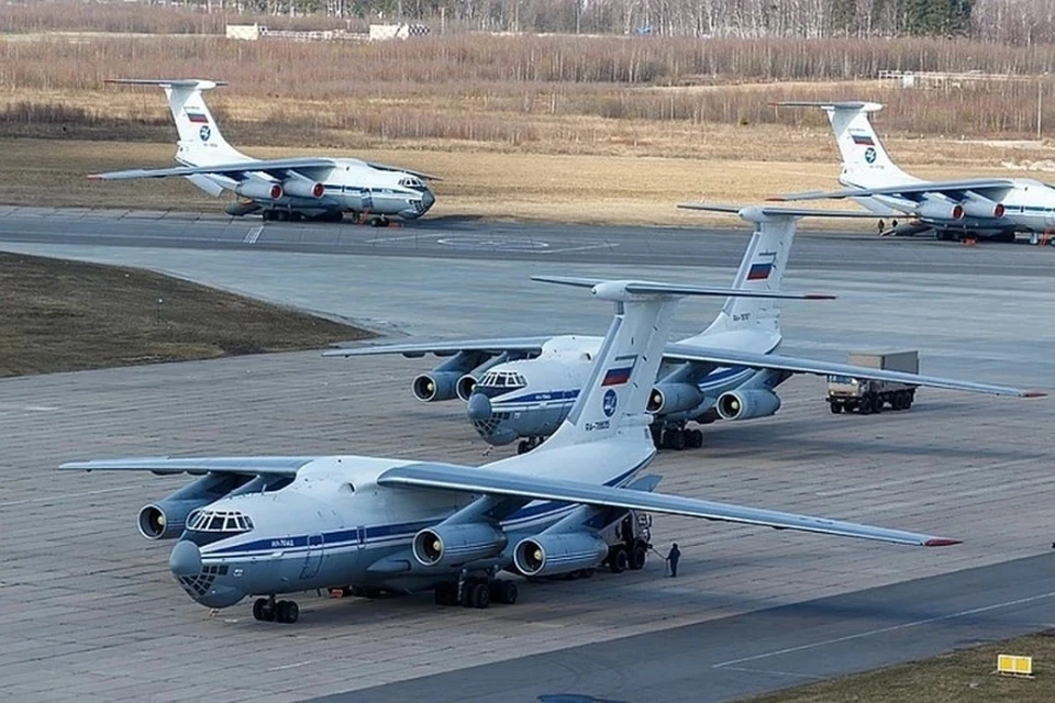 РИА: Самолёт Ил-76 экстренно приземлился в Шереметьево из-за отказа навигации