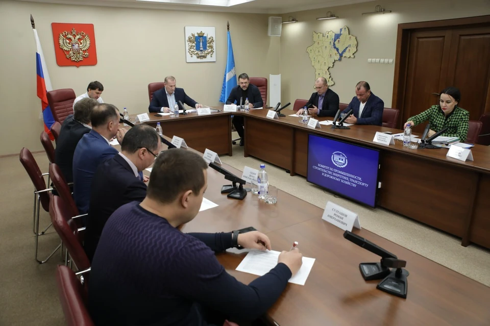 Депутаты ульяновского Заксобрания подняли вопрос о кризисном состоянии ПАТП-1. ФОТО: Заксобрание УО