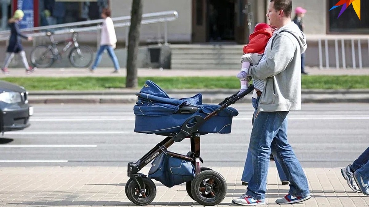 В Минтруда Беларуси сказали про сокращение рабочего дня для многодетных  семей - KP.RU