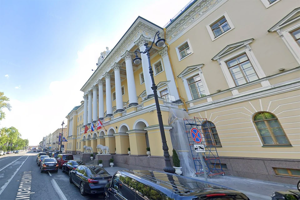 Элитный отель в центре Петербурга задымился во время протопки камина. Фото: www.google.com/maps