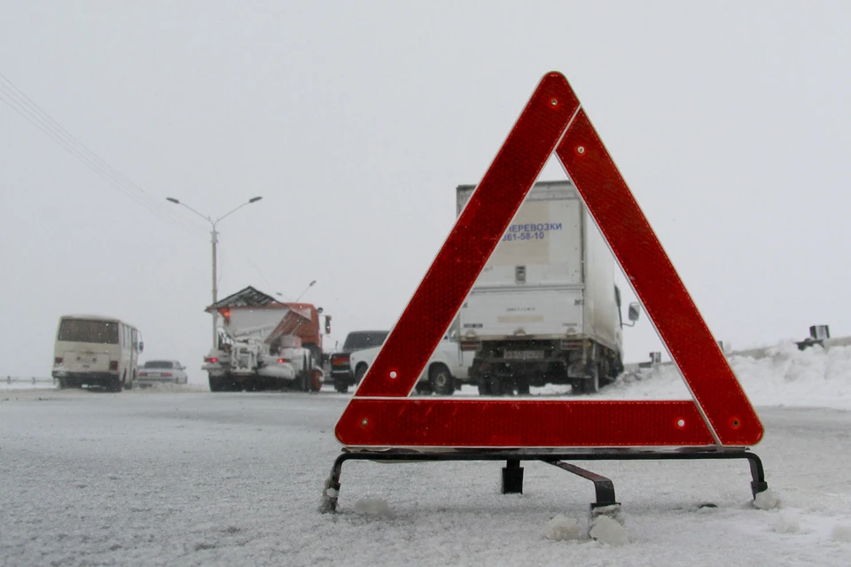 В Сыктывкаре произошло ДТП с участием автомобиля МЧС.