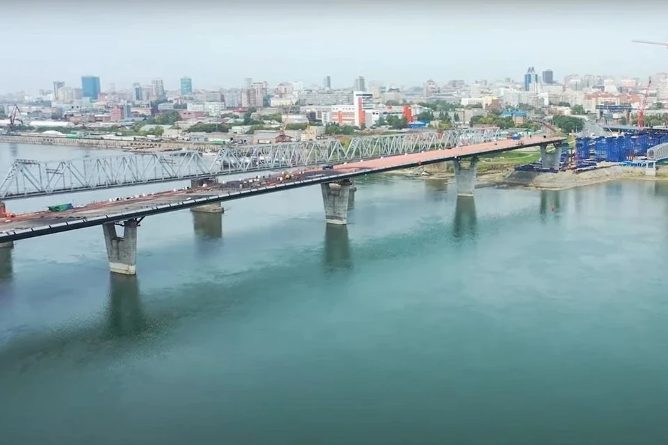 Сейчас строительство моста временно приостановлено. Фото: скриншот из видео группы "ВИС"