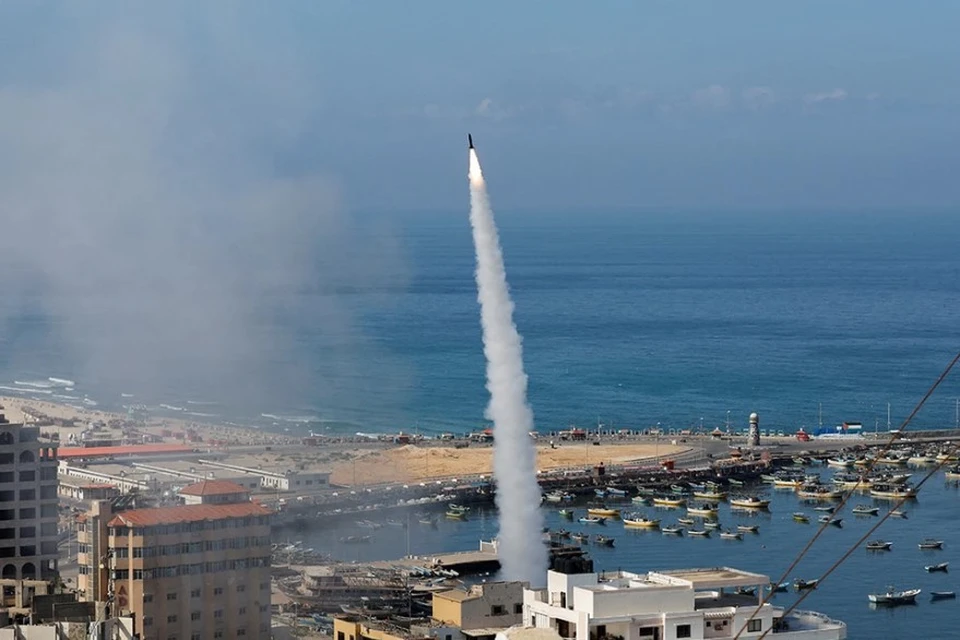 Обстрелы Израиля привели к полному обрыву связи и интернета в Газе