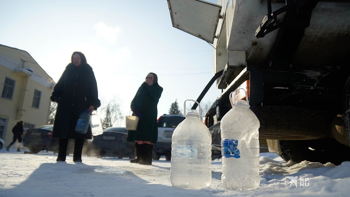 Чтобы добыть воду, топят снег: как Первоуральск пятые сутки выживает без  важнейшего ресурса - KP.RU