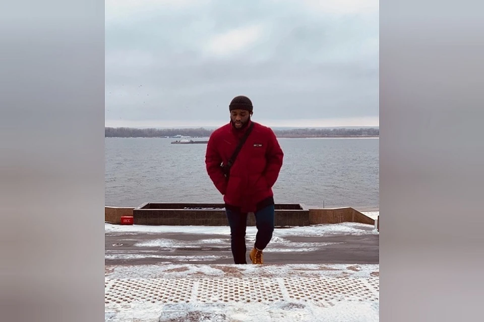 Найджел из Камеруна до сих пор не может привыкнуть к холодной российской зиме