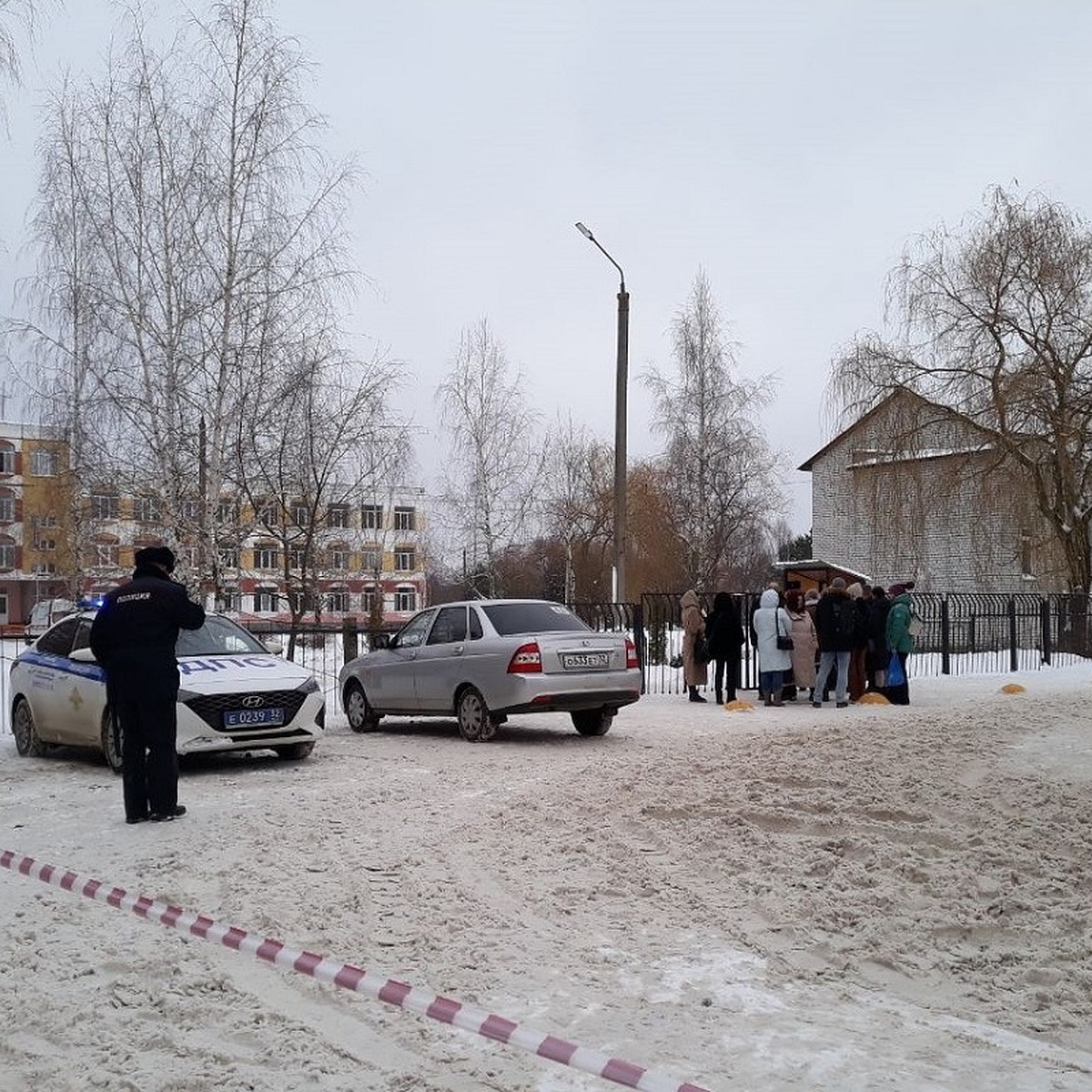 Не поделили мальчика»: Восьмиклассница из Брянска расстреляла  одноклассников из-за неразделенной любви - KP.RU