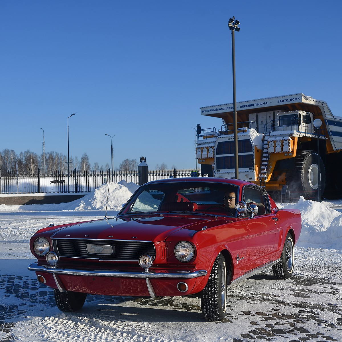 На таких шерифы ловили преступников: как мы испытывали Ford Mustang 1966  года в крепкие уральские морозы - KP.RU