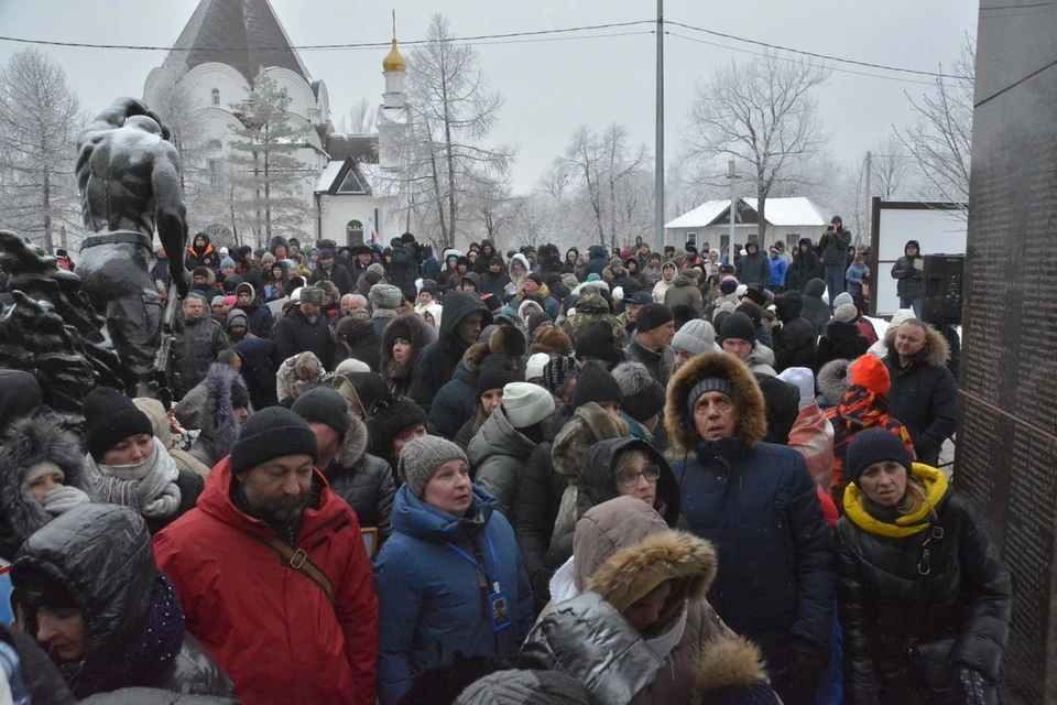 На памятнике в Саратове увековечили имена 644 погибших в ходе спецоперации (фото: Саратов(Ленинский район)