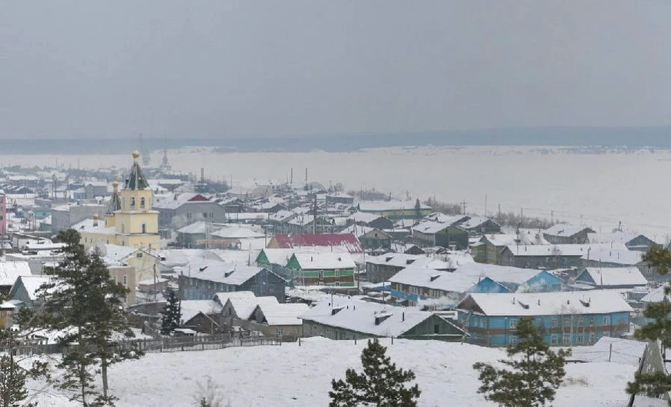 Раннее утро пожарных Олекминска началось со спасения жилого дома. Фото: пресс-центр Государственной противопожарной службы Якутии