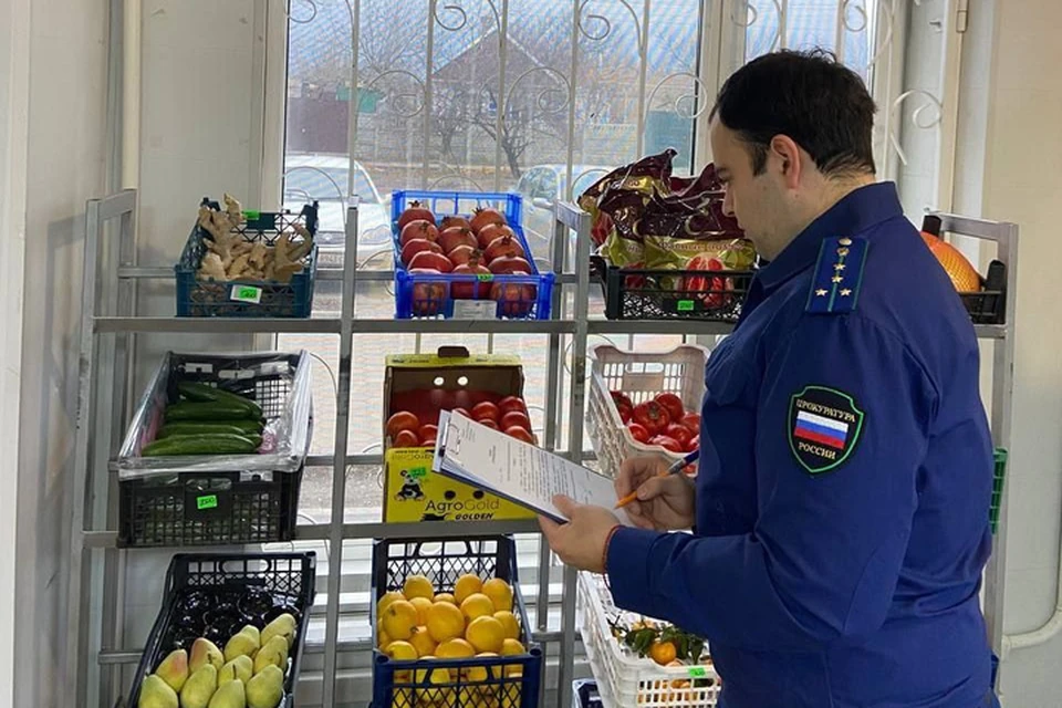 В Запорожской области специалисты областной прокуратуры провели мониторинг состояния цен на социально важные товары. ФОТО: прокуратура Запорожской области