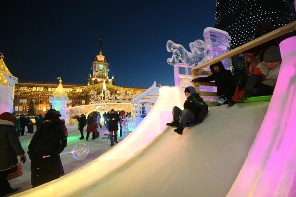 Традиционно пушистая красавица и ледовый городок будут стоять и в самом центре Екатеринбурга