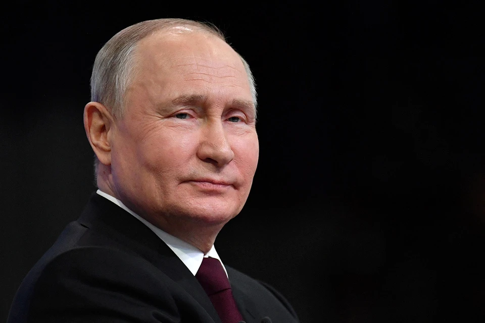 Группы избирателей поддержали самовыдвижение Владимира Путина в качестве кандидата на предстоящие выборы президента России.
