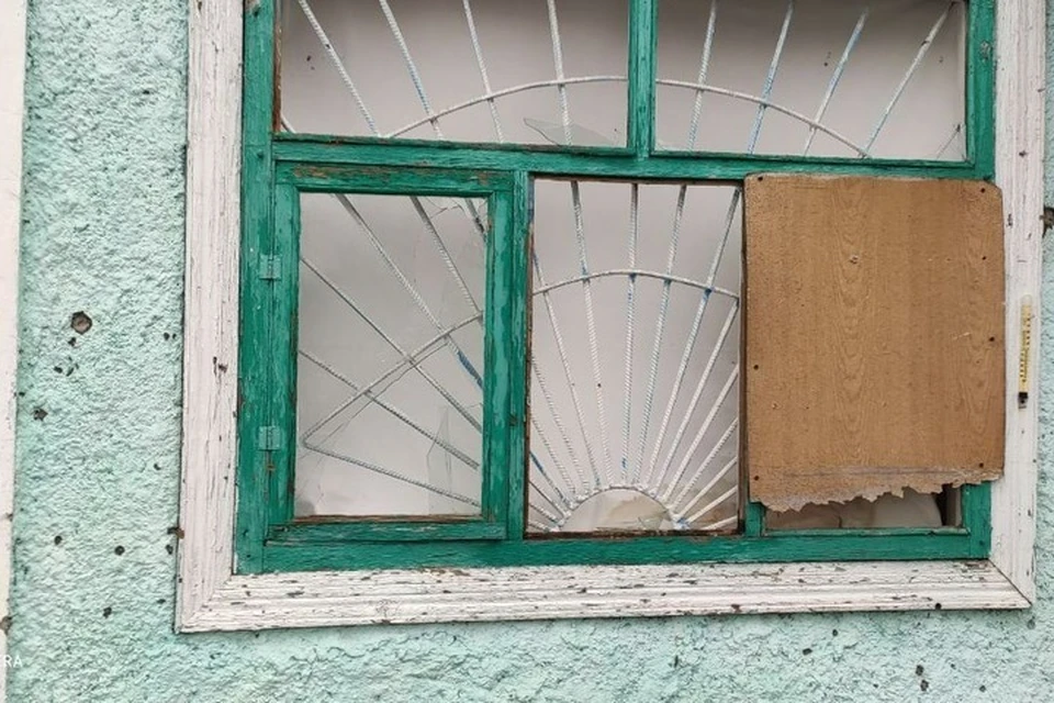 Боевики ВСУ 18 декабря около 12:30 атаковали жилые дома в районе школы в поселке Днепряны. ФОТО: администрация Новокаховского городского округа