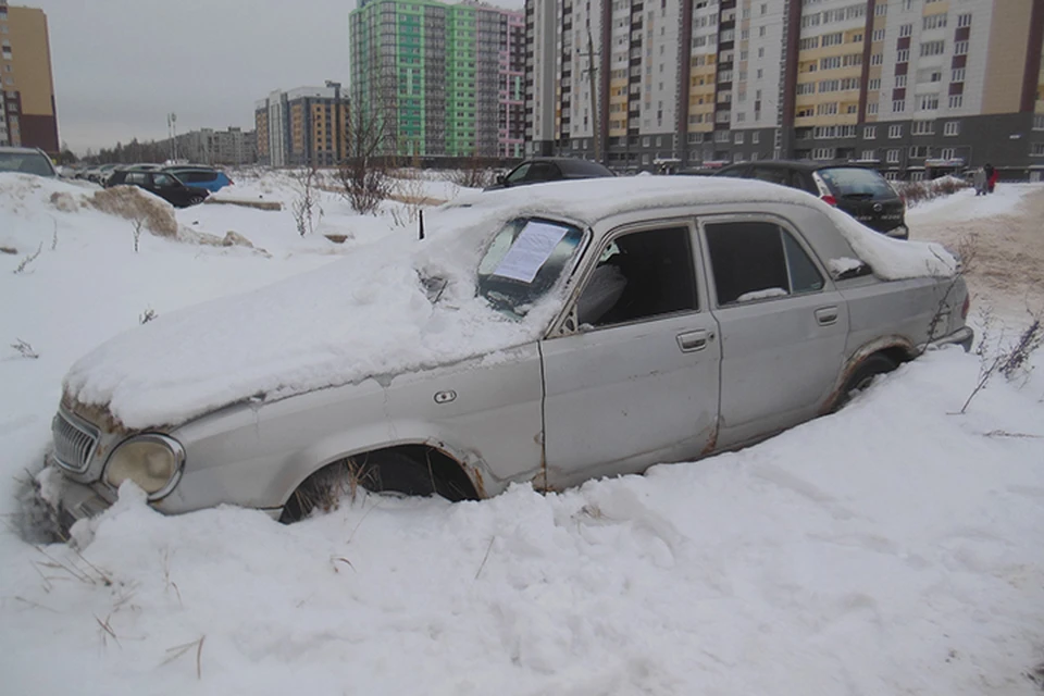 В Твери эвакуируют брошенную "Волгу" Фото: администрация Твери